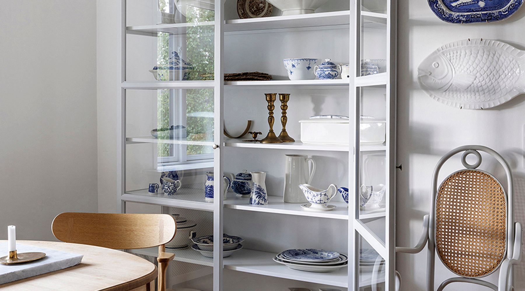 spring-scandi-style-scandi-cabinet-white-and-blue